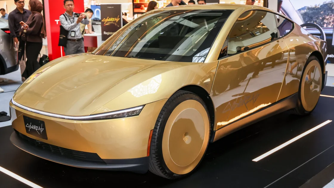 Tesla CyberCab Pamer di Malaysia, Tak Ada Setir dan Pedal