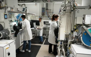 CATL Tingkatkan Pengembangan Baterai Solid-State ke 20 Ah