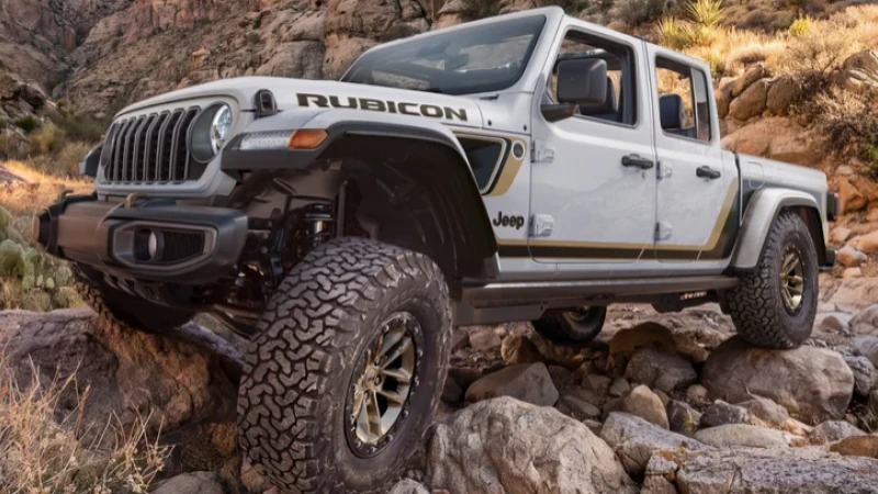 Jeep Gladiator 2027 Launch Edition, Pakai Ban 35 Inci
