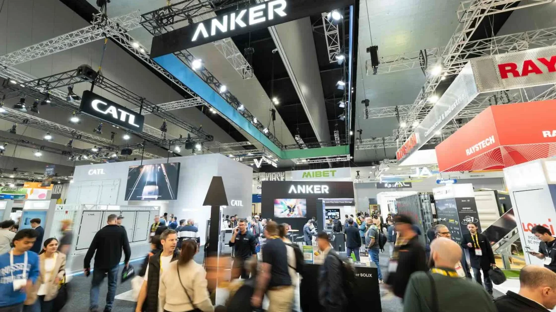 Anker Solix Pamer Baterai XE dan Solar Balkon