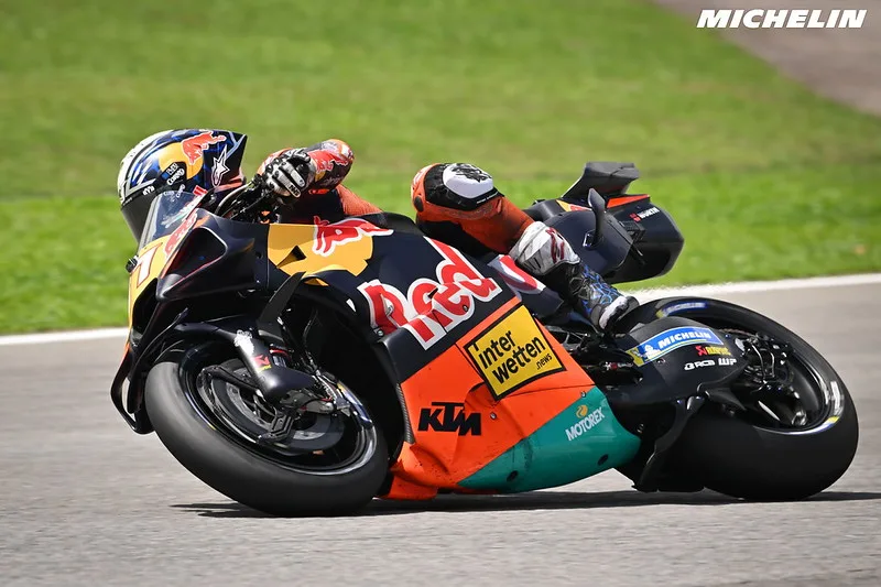 Pembalap GP Keluhkan Kondisi Aspal Sirkuit Sepang