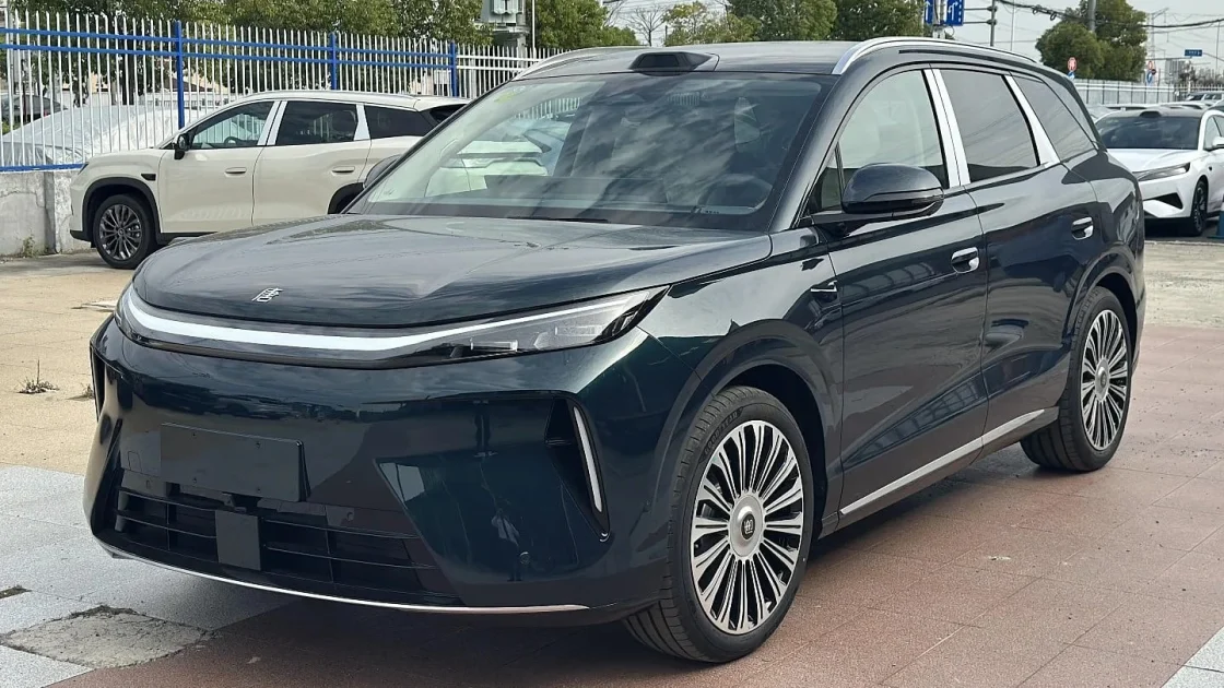 BYD Tang EV Generasi Ketiga Tiba di Dealer dengan 691 HP