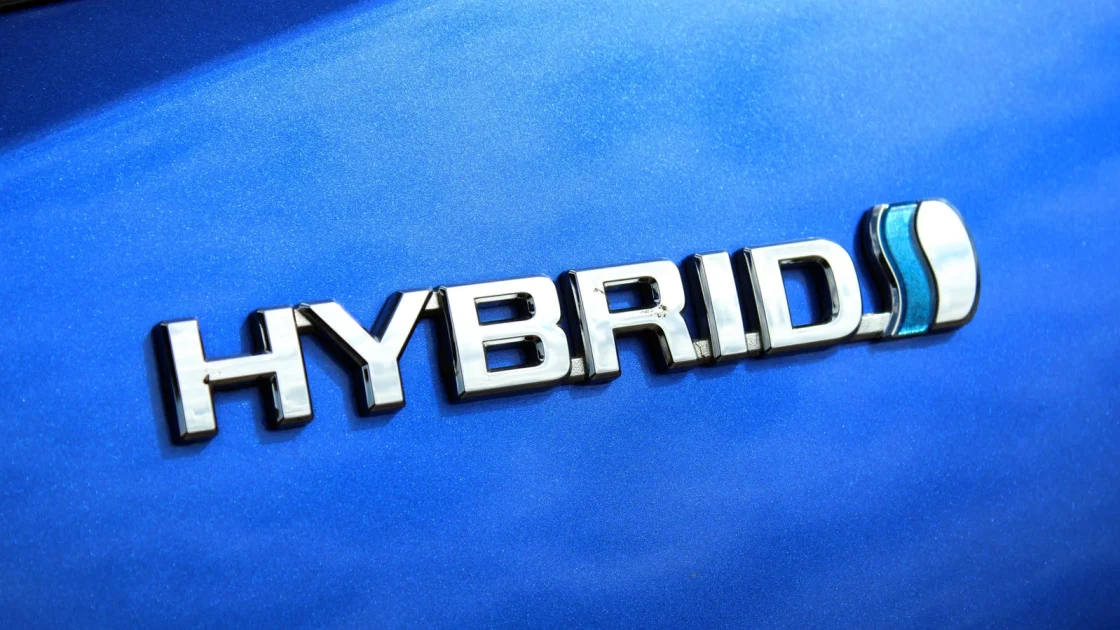 Toyota Siapkan Generasi Hybrid Baru Lebih Irit 15 Persen