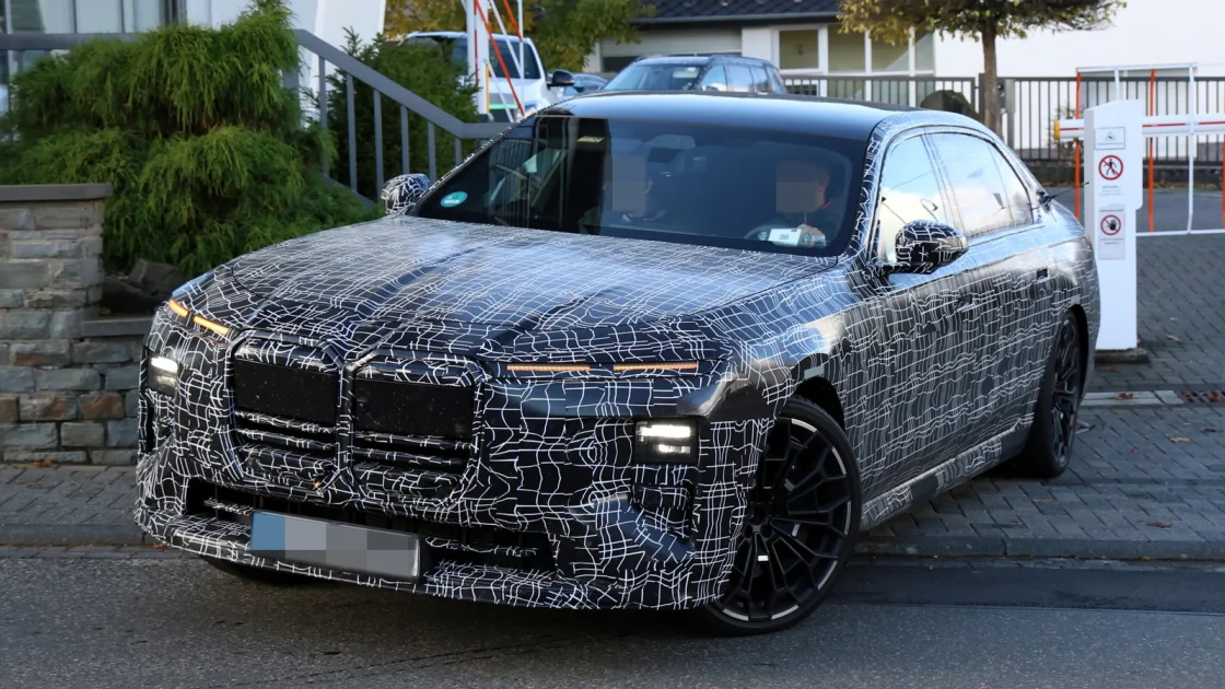 BMW Alpina B7 Terbaru Tertangkap Kamera di Nürburgring