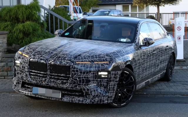 BMW Alpina B7 Terbaru Tertangkap Kamera di Nürburgring