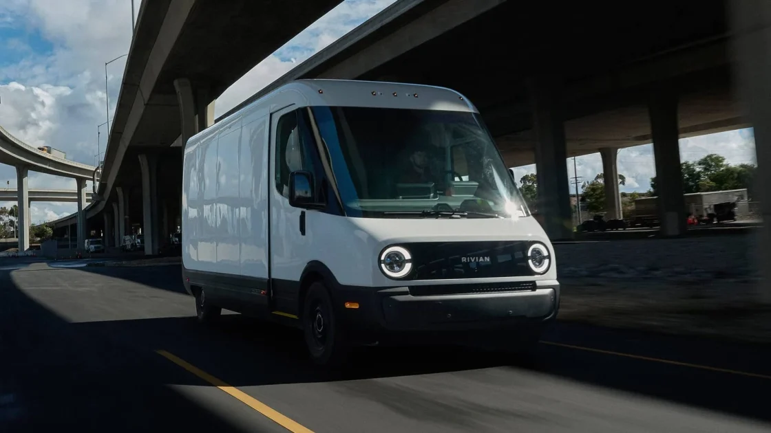 Van Listrik Rivian Kalahkan Penjualan SUV R1S dan Truk R1T