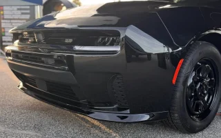 Pengemudi Camaro Tanpa Kap Mesin Ditangkap Polisi di Arizona
