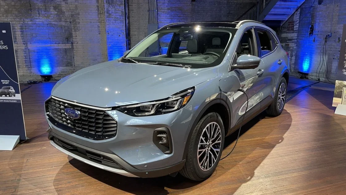 Ford Escape PHEV Jadi Mobil Bekas Paling Sulit Terjual di AS