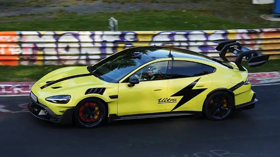 Prototip Xiaomi SU7 Ultra Uji Coba di Nürburgring